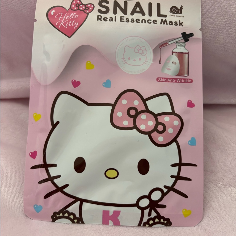 Hello Kitty Snail Real Essence Mask
